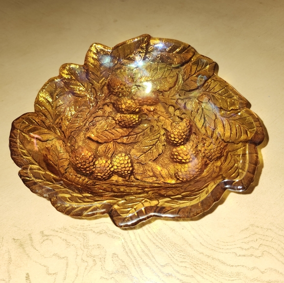 Vintage Amber Iridescent Carnival Glass Grape Pattern Bowl Dish 7" Diameter - Picture 5 of 7